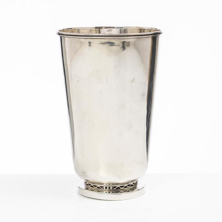 Helge Lindgren, bägare, silver, firma K Andersson, Stockholm 1943.