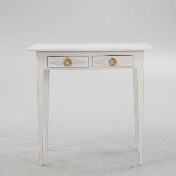 Bord, gustaviansk stil, 1900-tal med delvis äldre delar.