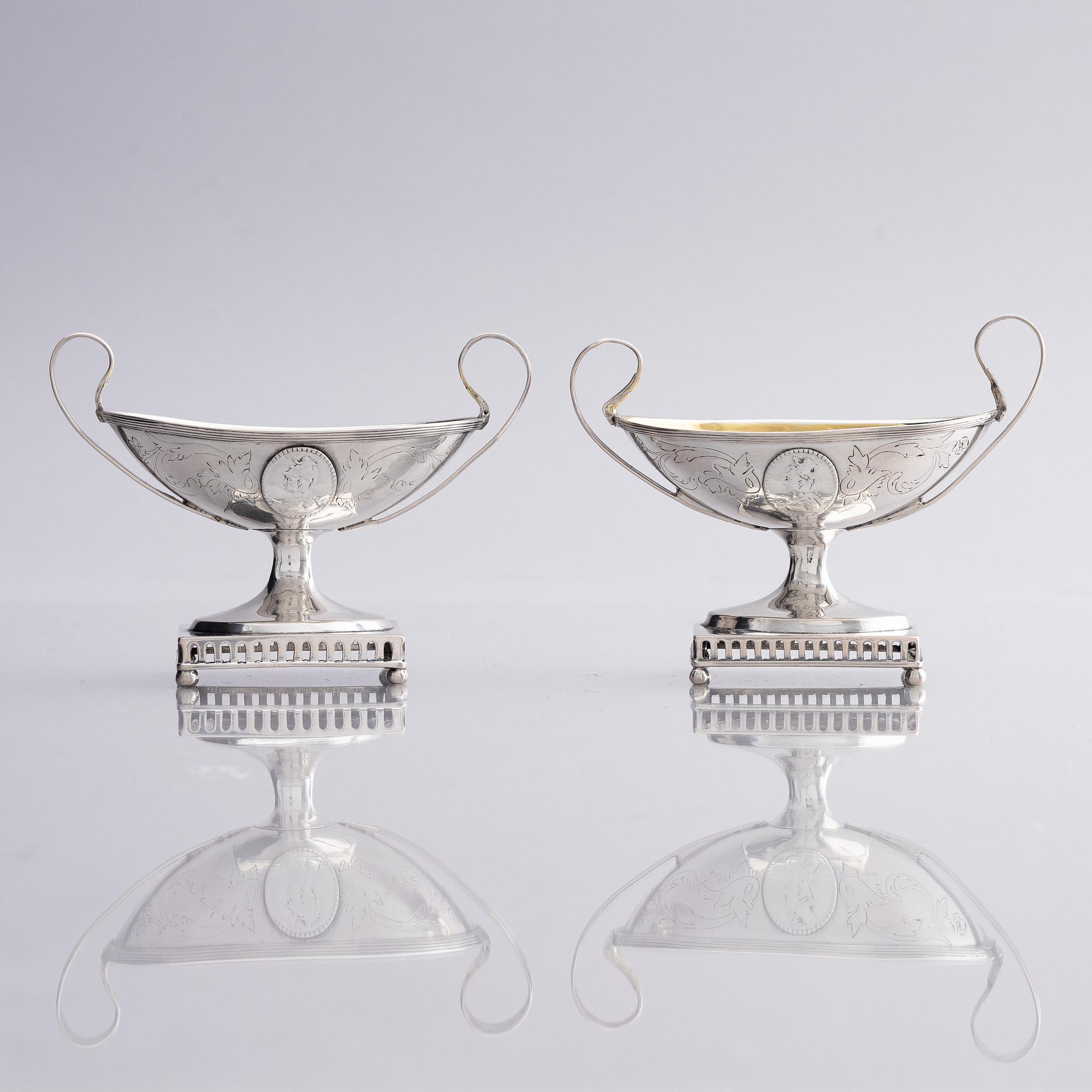 A pair of Swedish early 19th century silver salt-cellars, marks of Pehr Zethelius, Stockholm 1805.