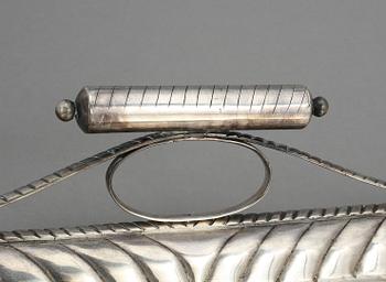 BRICKA, silver, troligen Baltikum, 1900-tal. Vikt  2160 g.
