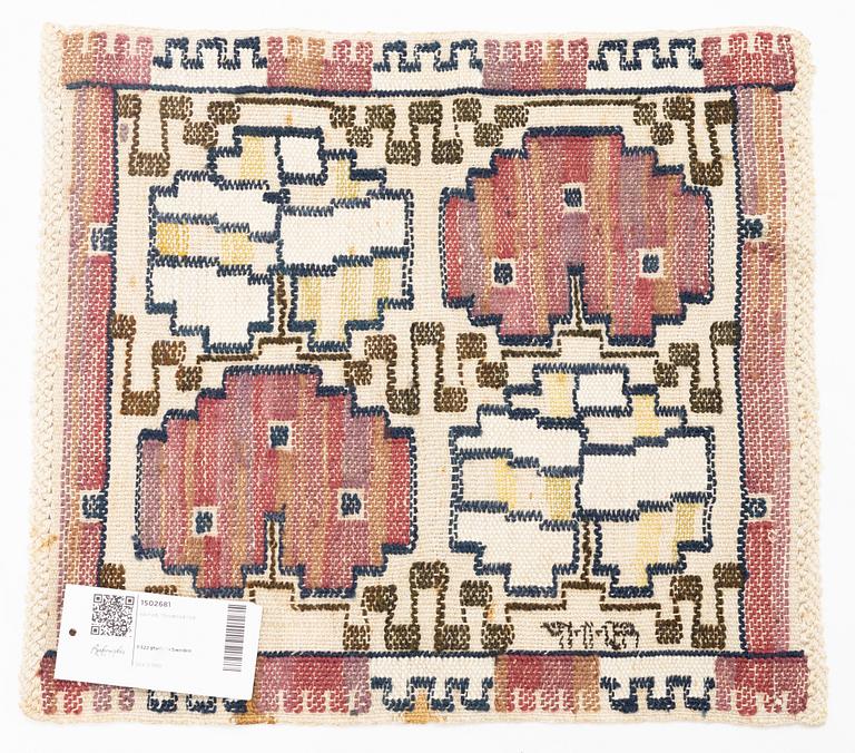 Märta Måås-Fjetterström, a textile, "Grodblad röd", flat weave, ca 42 x 38 cm, signed AB MMF.