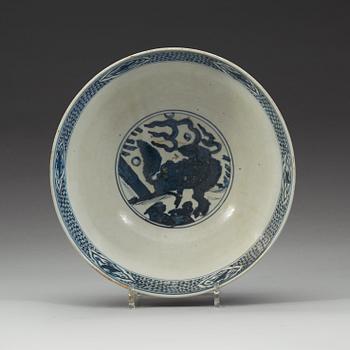 A large blue and white bowl, Ming dynasty, Wanli (1572-1620).