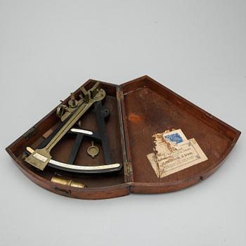 SEXTANT i SCHATULL, Smith & Hind, England. Omkring 1900.