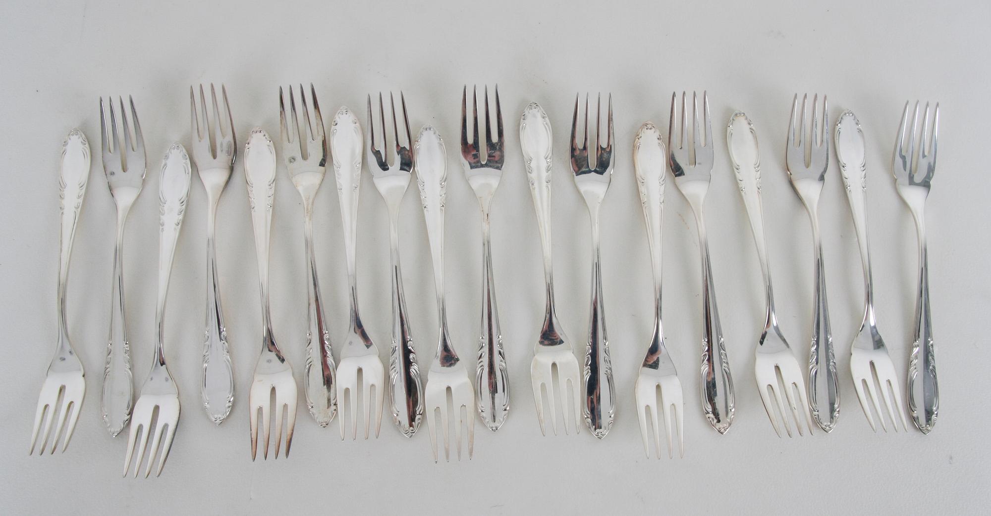 FISKBESTICK, 18+18. Silver, "Slottsbarock" div mästare.