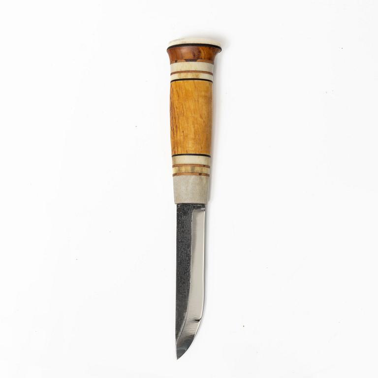 A half-horn knife.