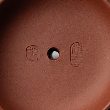 Fan Jianjun, A yixing teapot, China, 1990s.