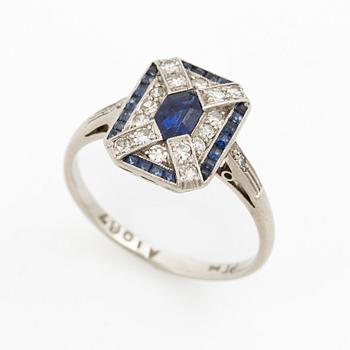 Platinum ring with sapphires and octagon-cut diamonds, Art Deco.
