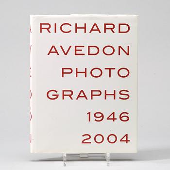 Photo books, 6, books and 9 small folders, Richard Avedon.