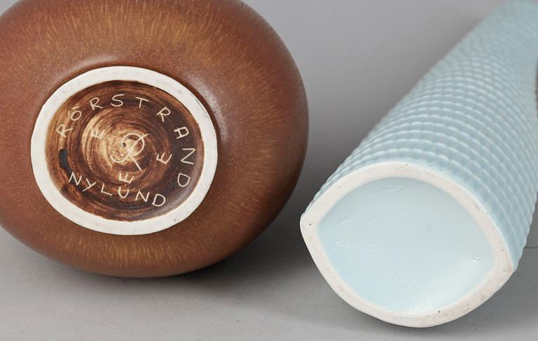 VASER, 2 st, stengods, Stig Lindberg samt Gunnar Nylund, Gustavsberg resp Rörstrand.