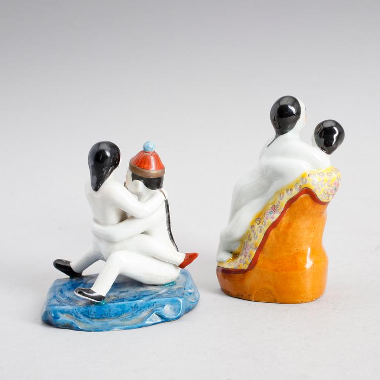 FIGURER, 2 st, porslin, Kina, 1900-tal.