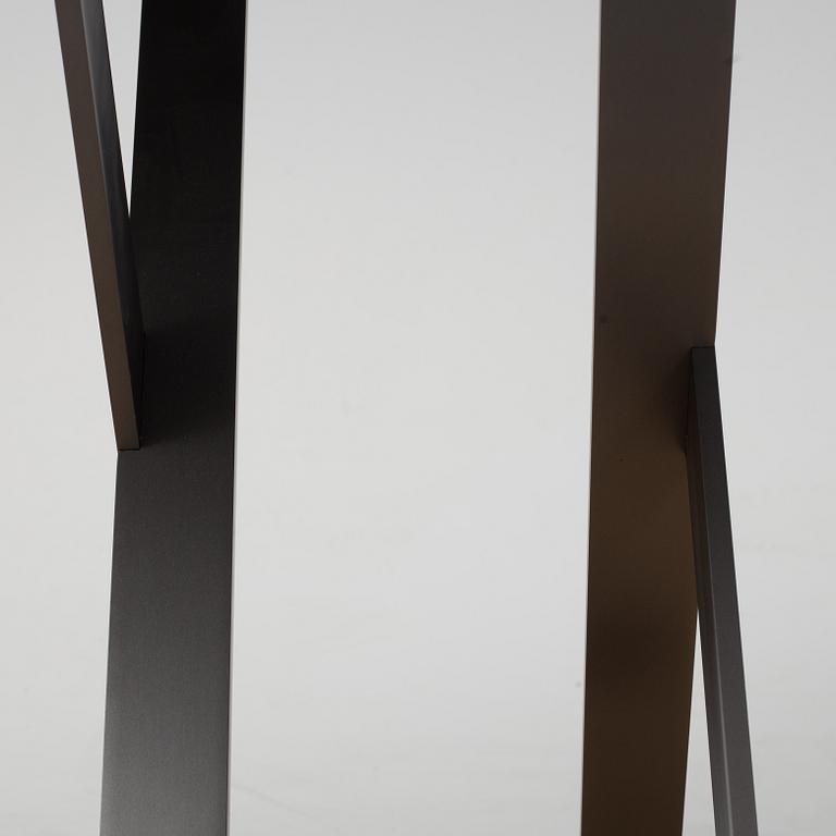 Antonio Citterio, a 'Pathos Square Table', Maxalto, Italy.