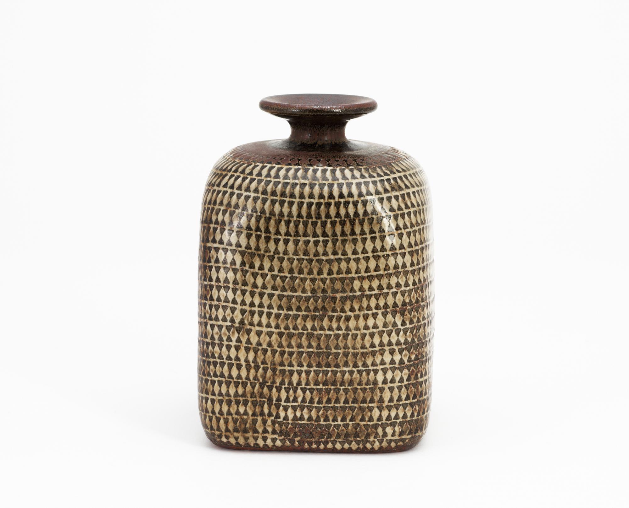 A Stig Lindberg stoneware vase, Gustavsberg studio 1967.