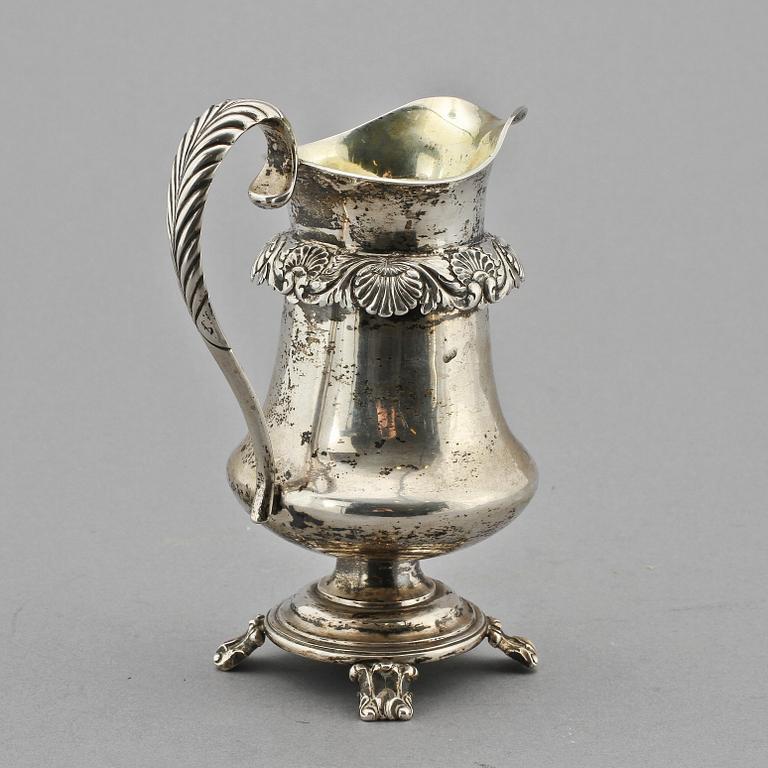 KAFFEKANNA, TEKANNA, CHOKLADKANNA samt GRÄDDKANNA, silver, Johann Seethaler, Tyskland, 1800-talets första hälft.