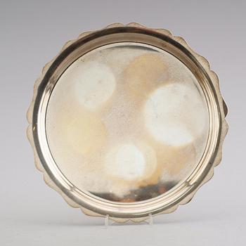 KAFFESERVIS, 4 delar, sterlingsilver, 1900-talets första hälft. Vikt ca 1390 gram.