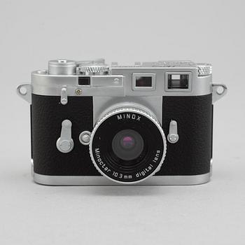 Digital Classic Camera Leica M3, Minox.