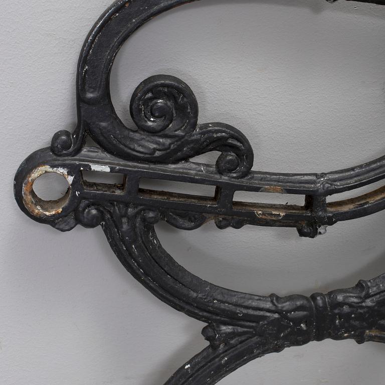 GAVLAR, till trädgårdssoffa, gjutjärn, 1900-tal.
