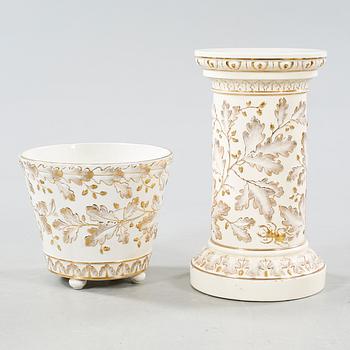 A pedestal and a pot from the second half of the 19th century.