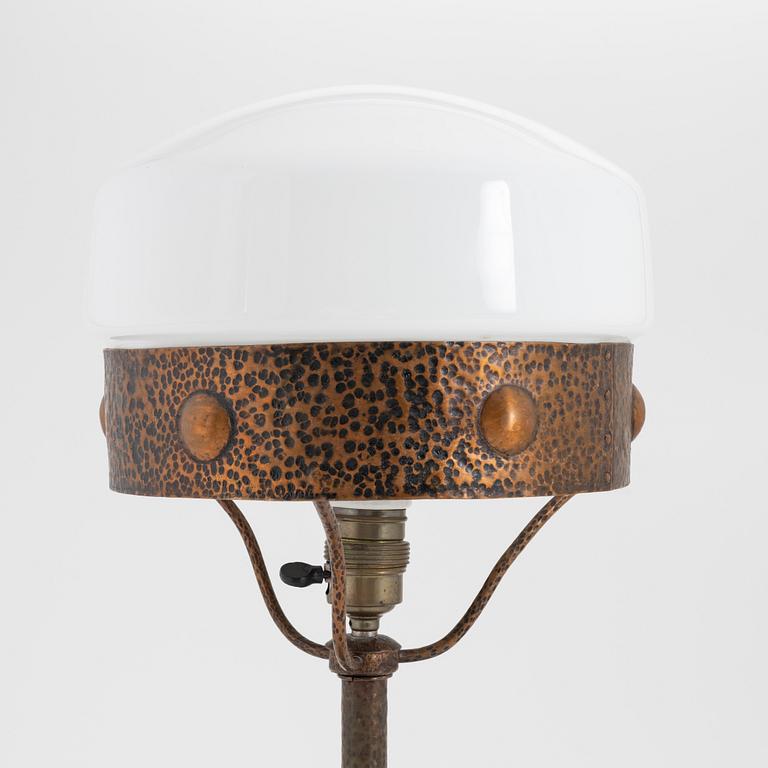 Bordslampa, koppar, jugend, 1910/20-tal.