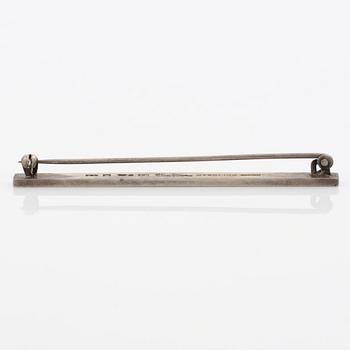 Wiwen Nilsson, brosch med monogramgravyr, sterlingsilver, Lund 1949.
