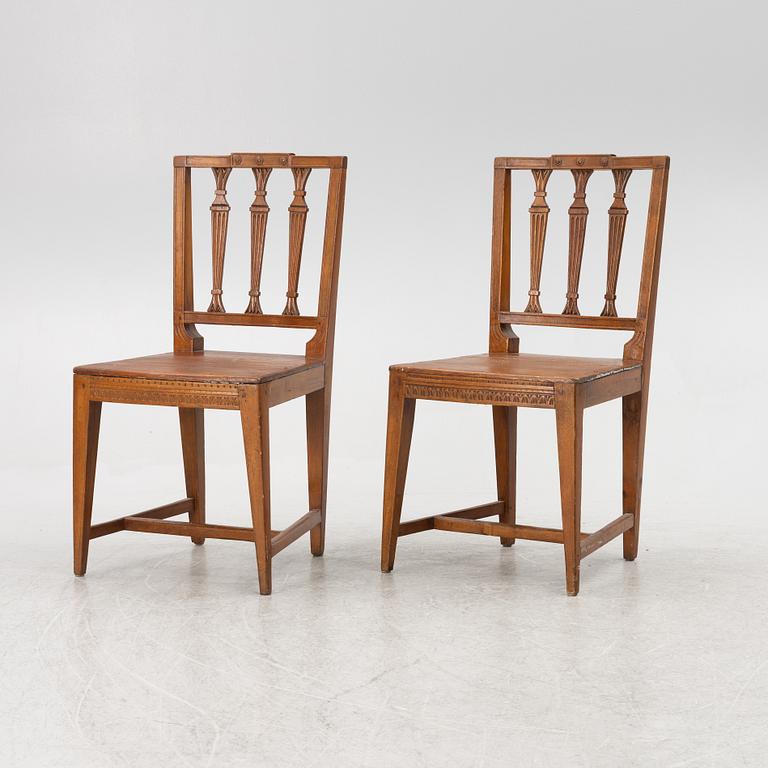 Stolar, ett par, sengustavianska, Medelpad, daterade 1840.