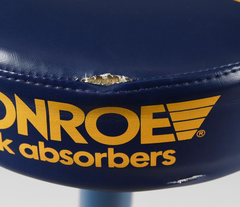 BORD OCH STOLAR 2 ST, Monroe shock absorbers, 1900-talets senare del.