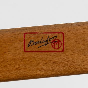 Axel Larsson, karmstolar ett par, möjligen modell 1208, Svenska Möbelfabrikerna, Bodafors, 1930-tal.