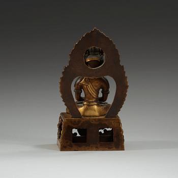AMITAYUS, förgylld brons. Qing dynastin med Qianlongs märke och period, datering motsvarande 1770.