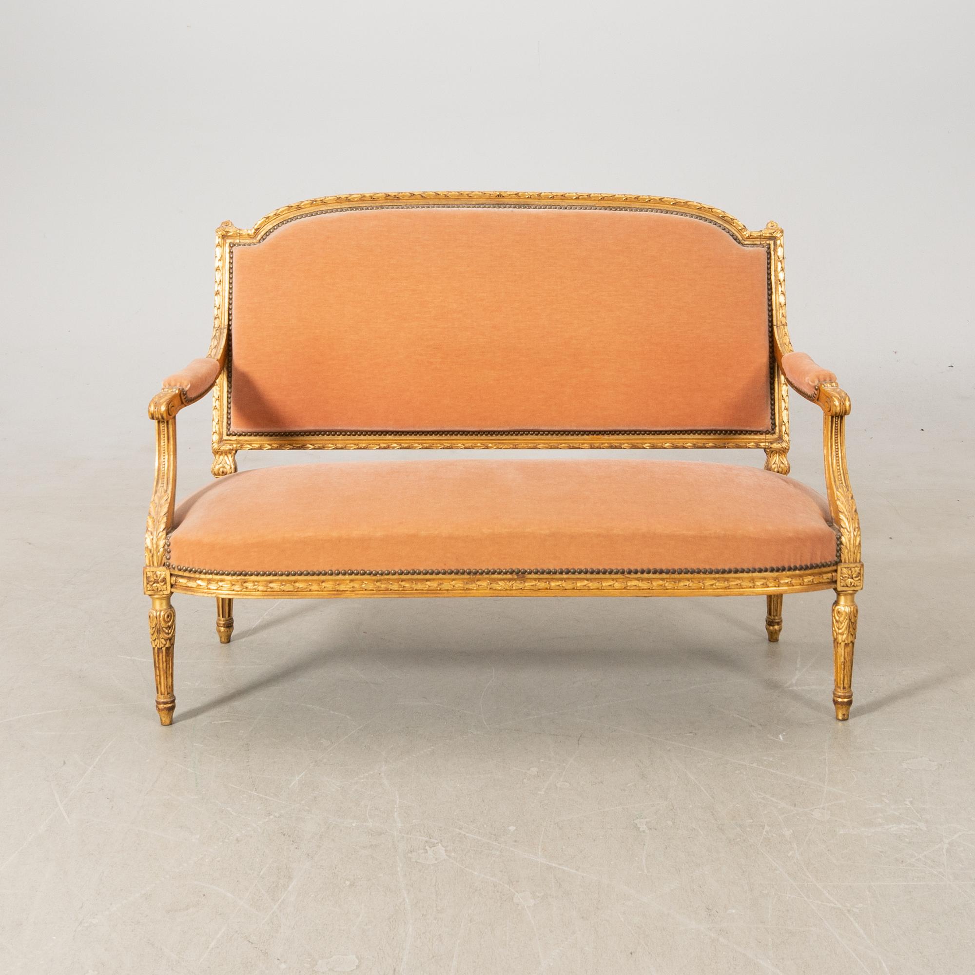 Soffa Louis XVI-stil 1900-talets första hälft.