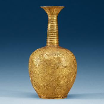 A gold vase, Qing dynasty, 17th/18th Century.