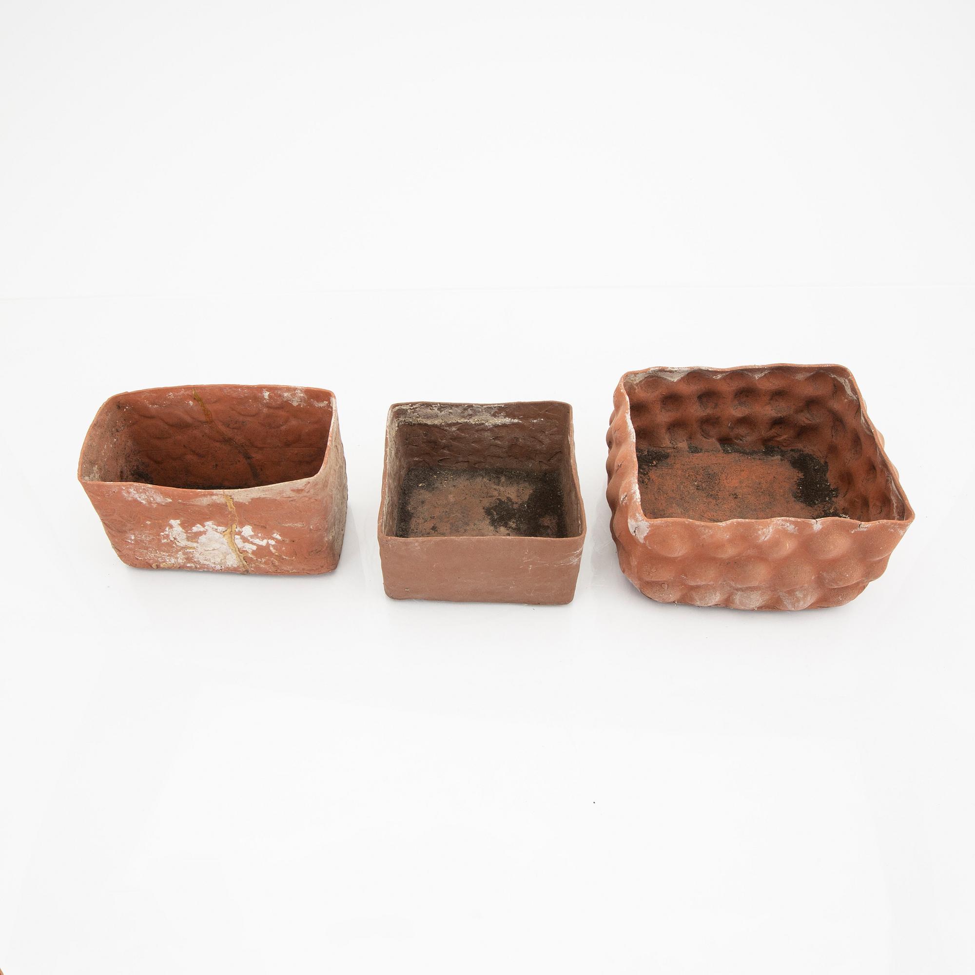 Signe Persson-Melin, a set of three ceramic bowls one signed and dated 02.