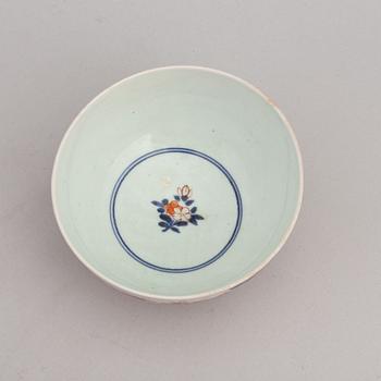 A Japanese vase and a bowl, 18th and 19th Century.