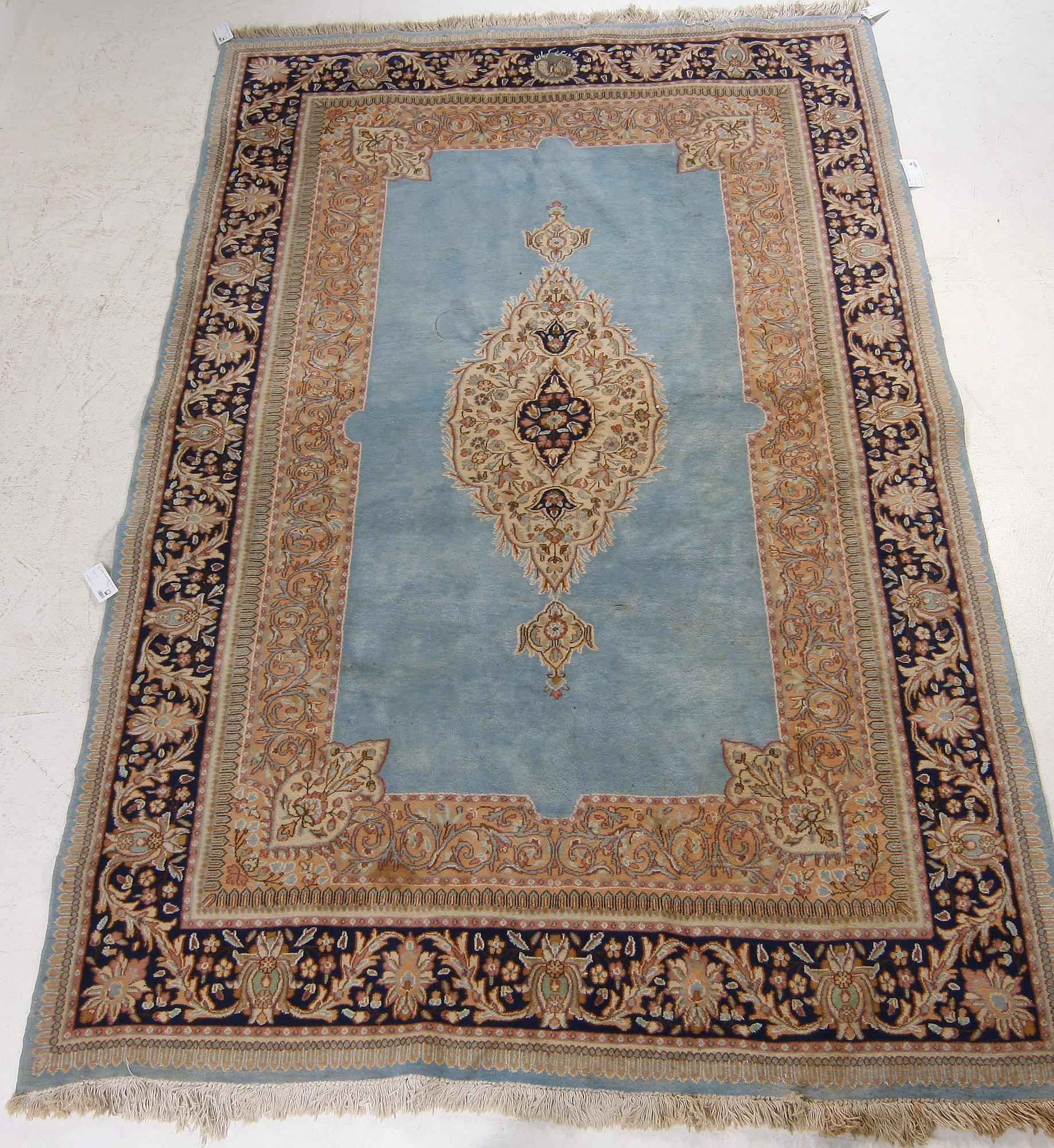 MATTA. Orientalisk. Ca 292 x 182.
