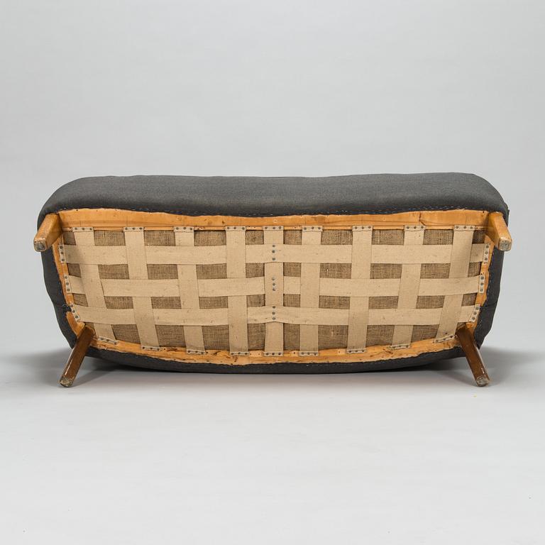 Flemming Lassen, a sofa, manufactured by Asko 1952-1956.