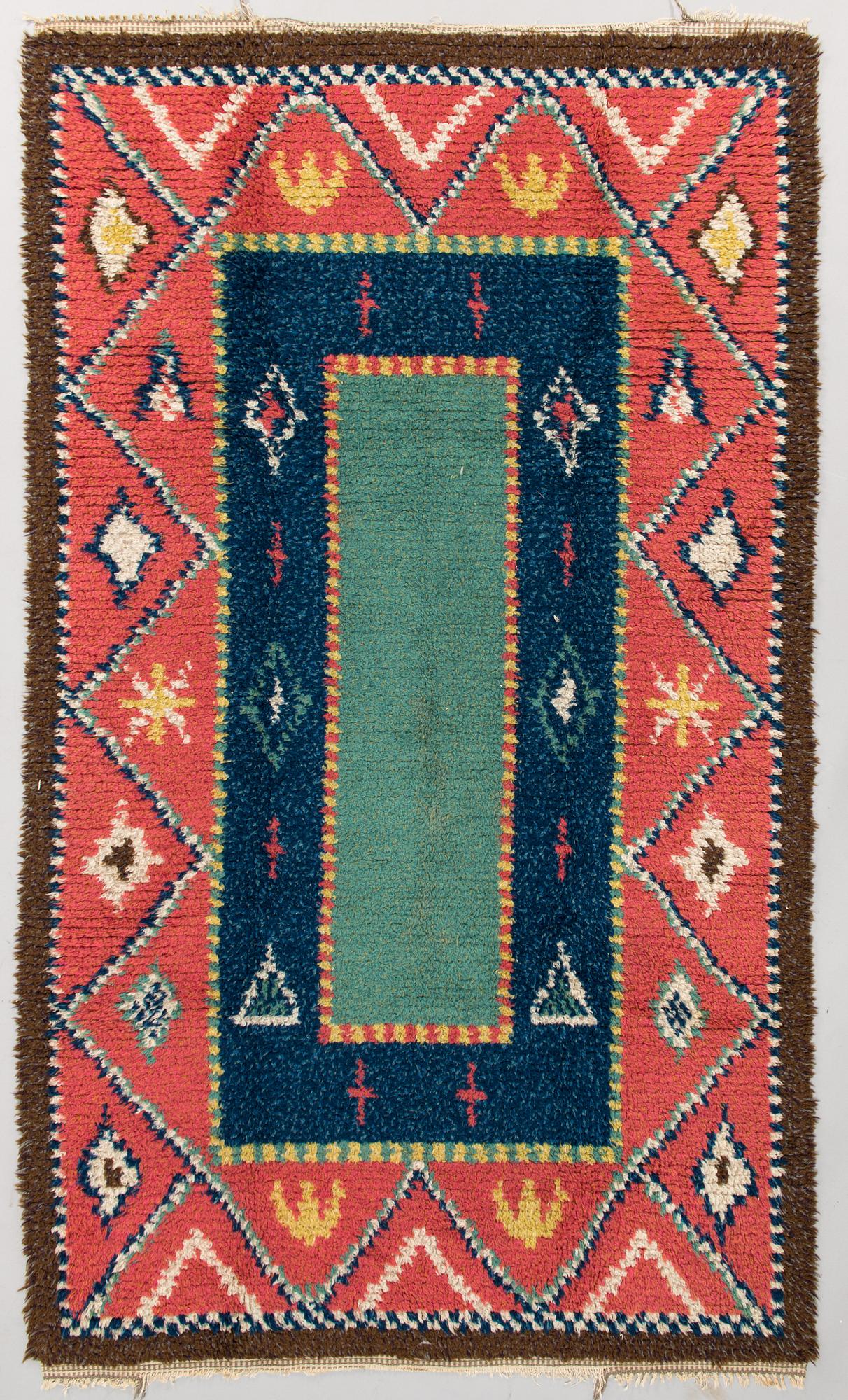A Swedish wool rug, early 20th century, 192x118 cm.