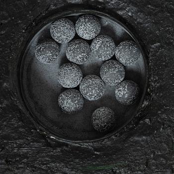 Slaglåspistoler ett par, belgiska, i schatull, 1800-talets mitt.