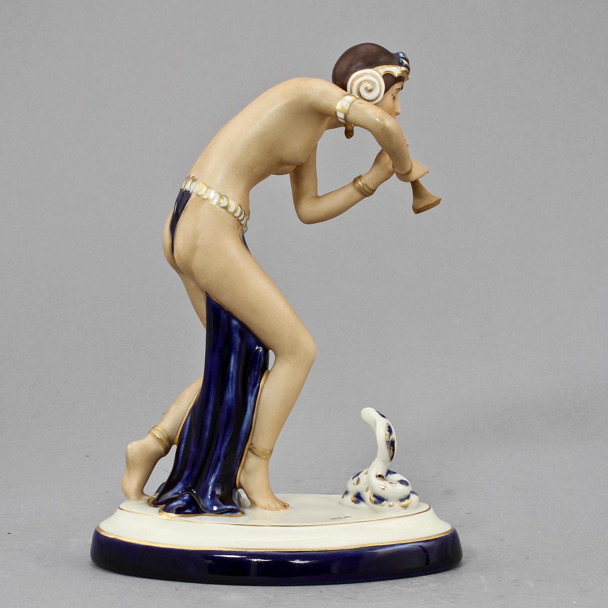FIGURIN, porslin, Royal Dux 1900-tal.