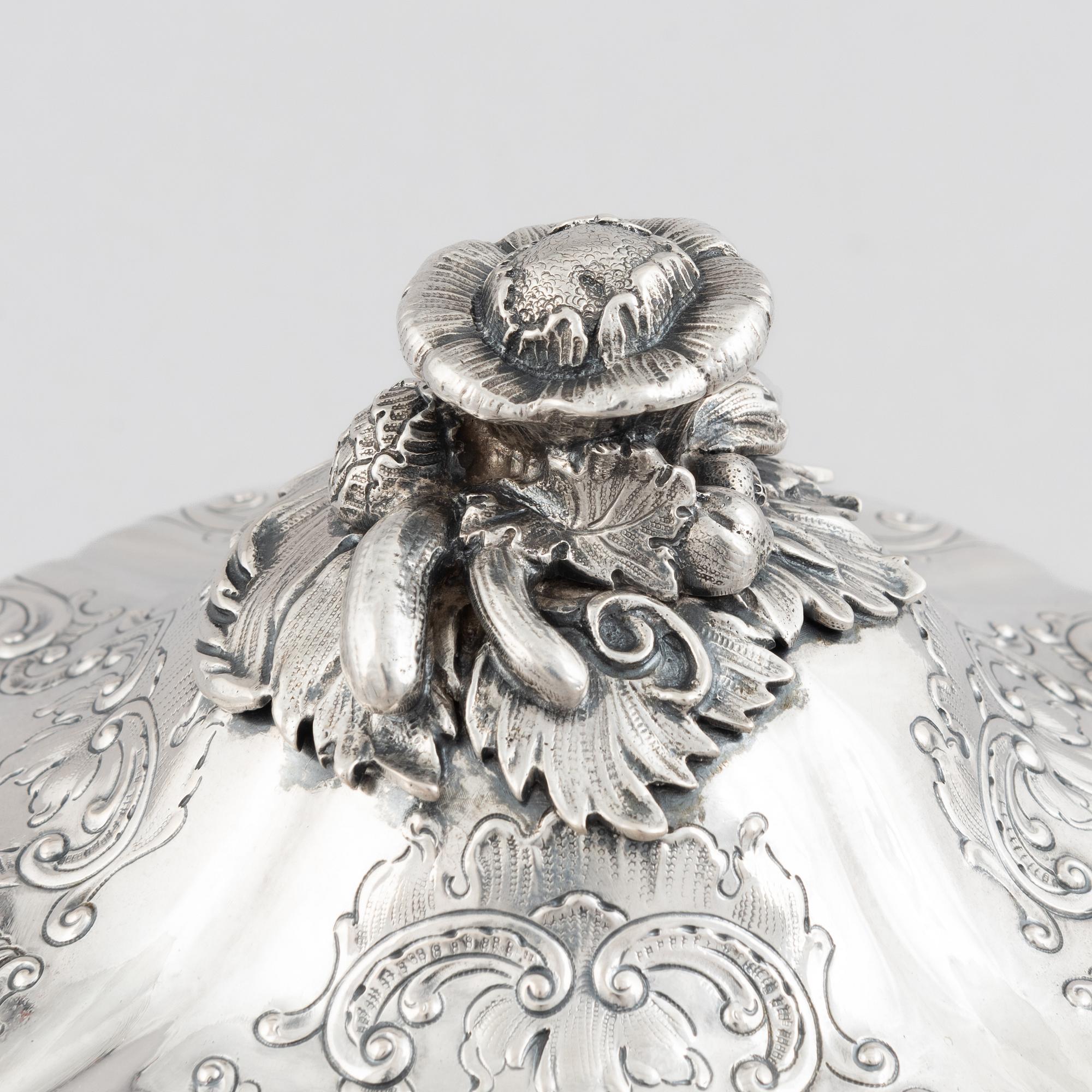 A silver tureen with lid, French export mark, Rococo style, circa 1900.