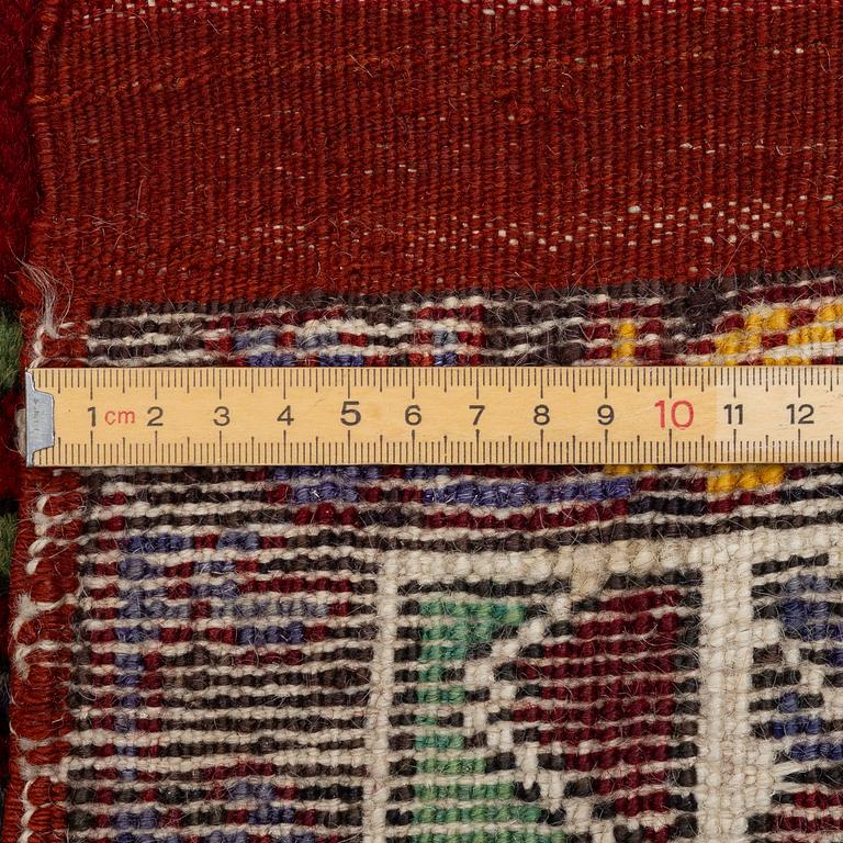 Matta, semiantik Kazak, ca 335 x 123 cm.