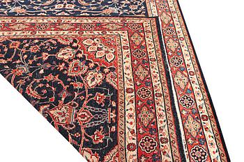 A Hamadan carpet, c. 312 x 216 cm.