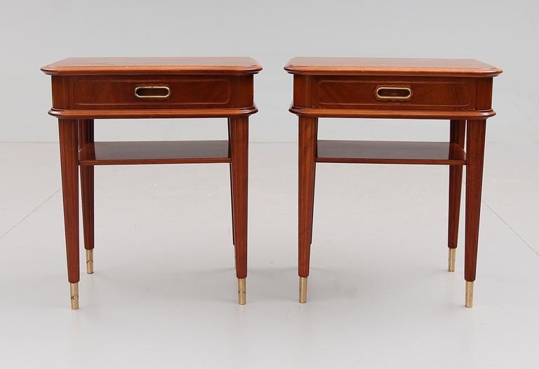 SÄNGBORD, 1 par, 1900-talets mitt.