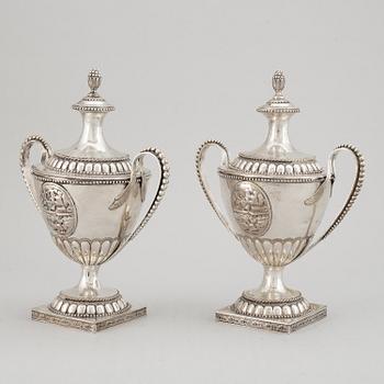 A Swedish pair of 18th century silver sugar bowls and covers, mark of Berndt Johan Frodelius, Marstrand 1788.