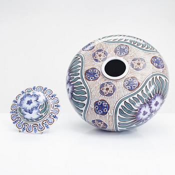 Thure Öberg, A ceramic urn for Arabia, Finland, signed T. Öberg Arabia 1920.