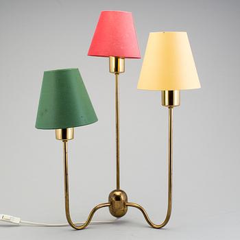 JOSEF FRANK, bordslampa av mässing, modell 2468 för Firma Svenskt Tenn.
