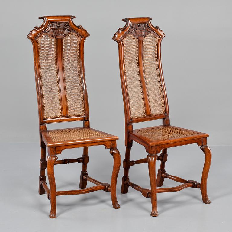 STOLAR, ett par, Queen Anne, 1700-talets första hälft.