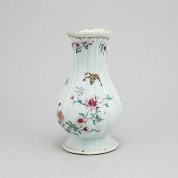 A Chinese famille rose porcelain ewer, Qing dynasty, Qianlong (1736-1795).