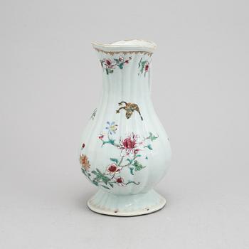 A Chinese famille rose porcelain ewer, Qing dynasty, Qianlong (1736-1795).