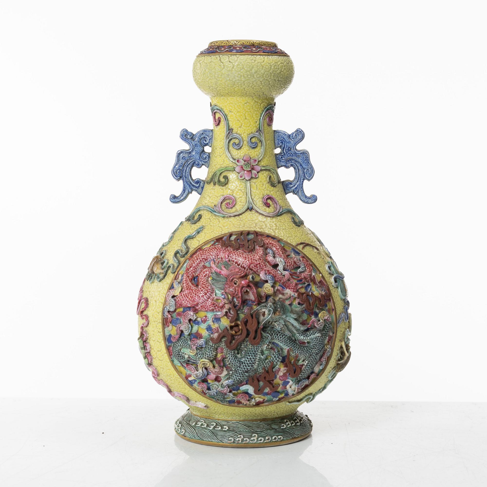 A Chinese 'dragon' enamelled porcelain vase, 20th century.