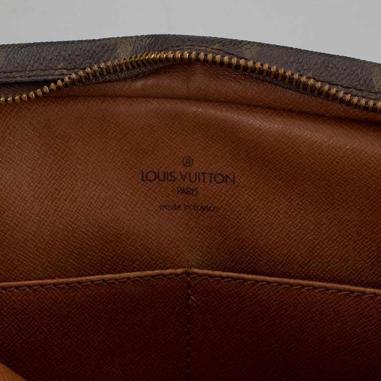 NECESSÄR, Louis Vuitton.
