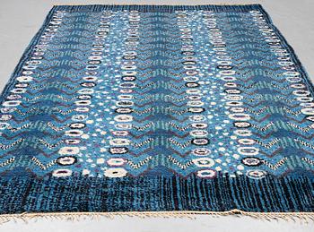 Berit Koenig, a carpet, "Påfågelsmattan", knotted pile, ca 360 x 245 cm, Svensk Hemslöjd, unsigned.