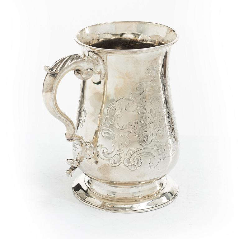 A British silver tankard, mark of John King, London 1773.